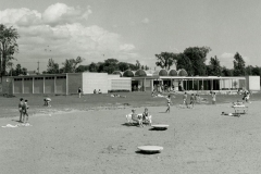 Bay-Beach-across-from-the-RA-center-Ottawa-1960s-1