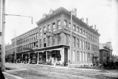 Bryson-Graham-Company-Corner-of-Sparks-Street-and-OConnor-Street-April-1882