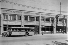 Colonial-Bus-Terminal-on-Albert-Street-1930-2