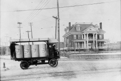 E.B.-Eddy-truck-through-Hull-winter-1908-1
